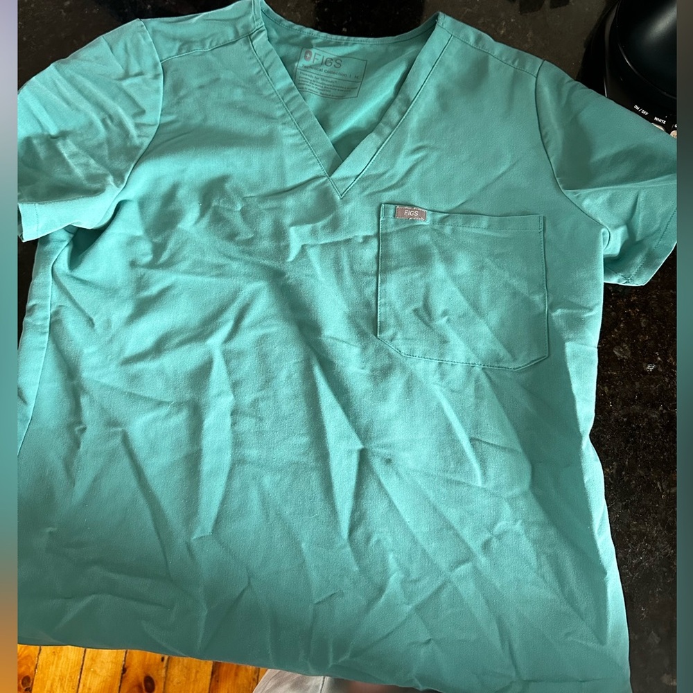 Figs Catarina scrub top